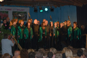 2007 und 2011 war der SWR4 mit der Sendung "Wir bei Euch" zu Gast bei den Hobby-Singers. Neben vielen Stars, wie Hein Simons, Chris Roberts, Bata Illic oder Patrick Lindner konnten die Chöre der Hobby-Singers ihr Können darbieten.
