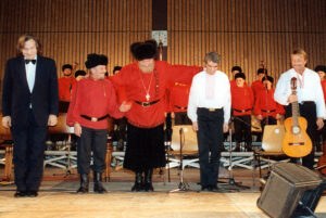 Gemeinsamer Auftritt des Chors mit
Ivan Rebroff in der Burgherrenhalle Hohenecken.